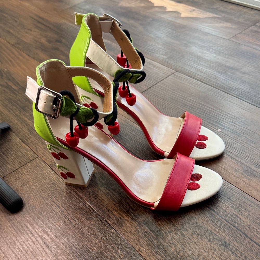 Vibrant Red and Green Women's Heels - Picture 2 of 14